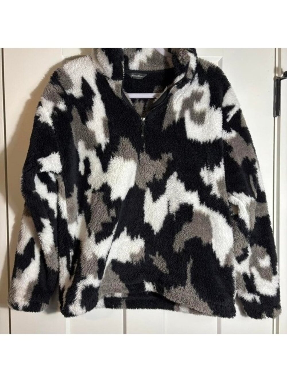 Eddie Bauer Black,‎ White, & Grey Print Fleece 1/4 Zip Pullover Size Small